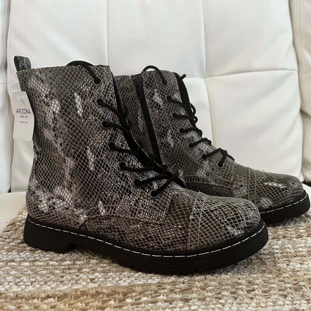boots 👢